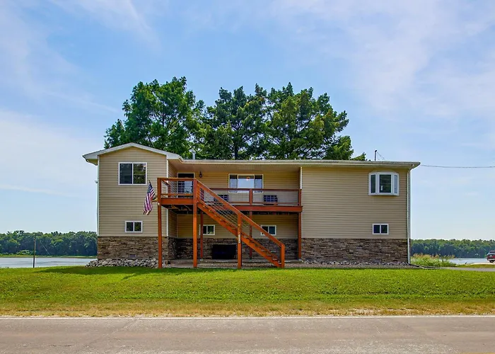 Ferienhaus Spacious W/ Deck & Mississippi River Views *