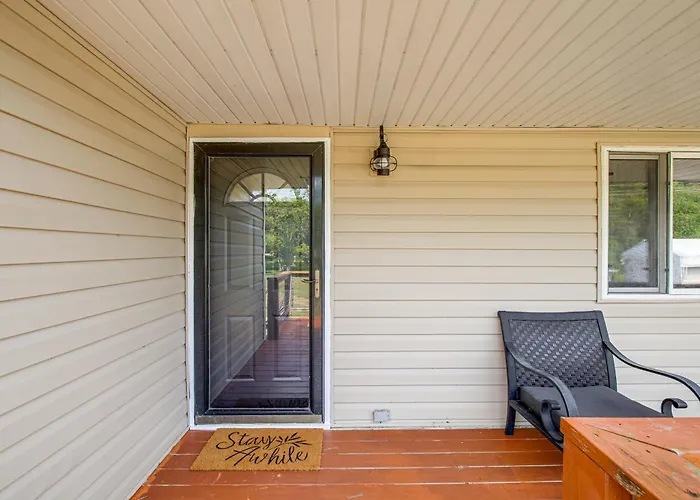 Spacious W/ Deck & Mississippi River Views Ferienhaus